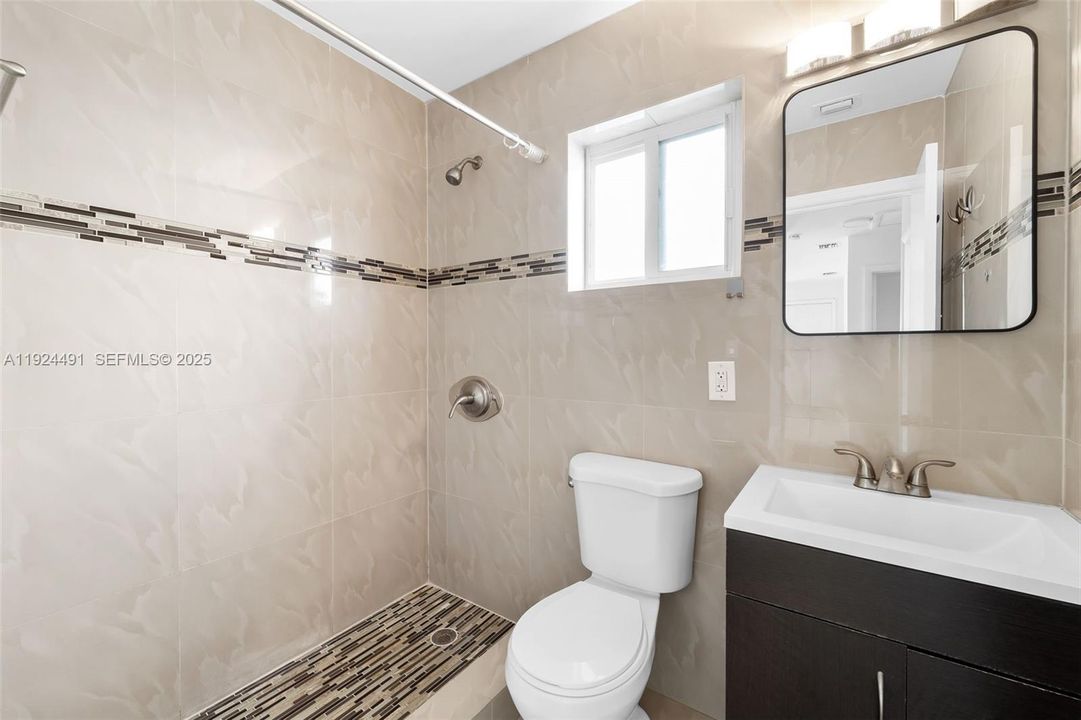 出租: $2,400 (4 贝兹, 2 浴室, 1450 平方英尺)