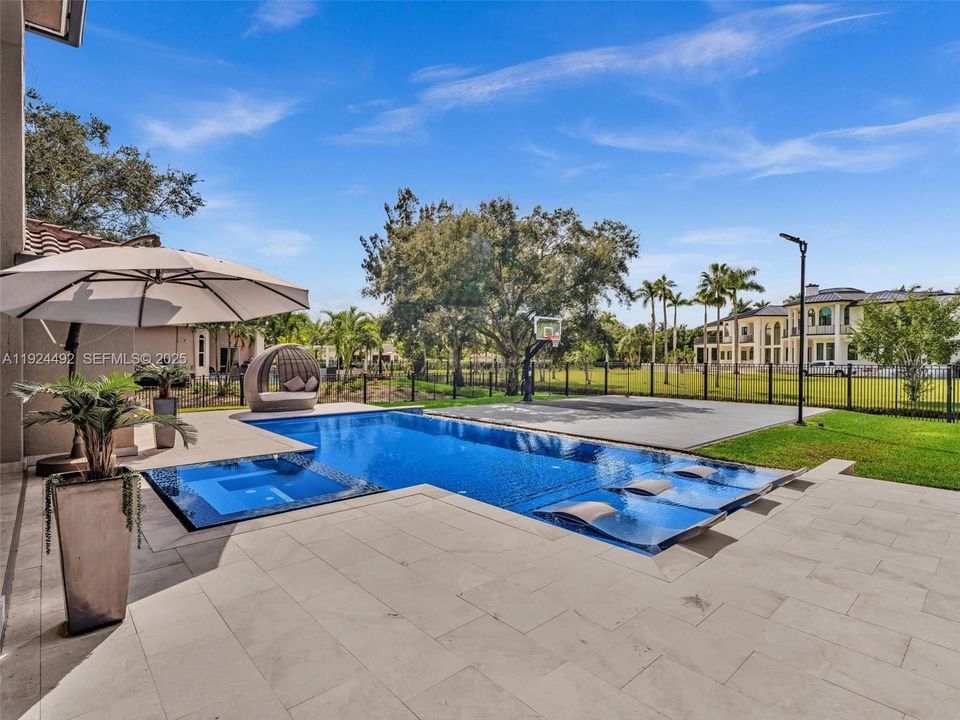 En Venta: $3,850,000 (6 camas, 5 baños, 5144 Pies cuadrados)