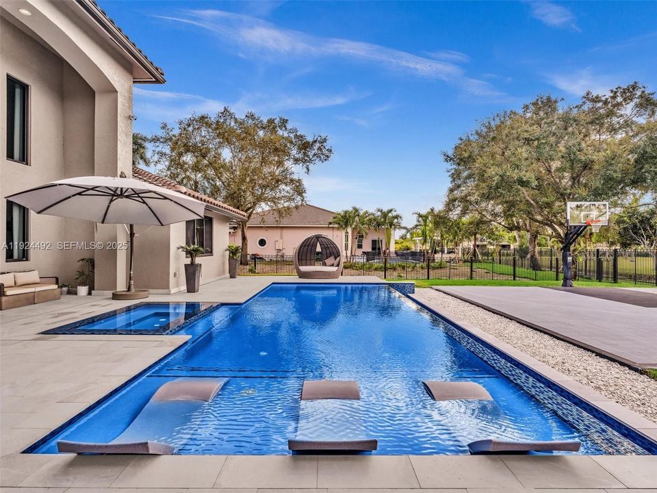 En Venta: $3,850,000 (6 camas, 5 baños, 5144 Pies cuadrados)