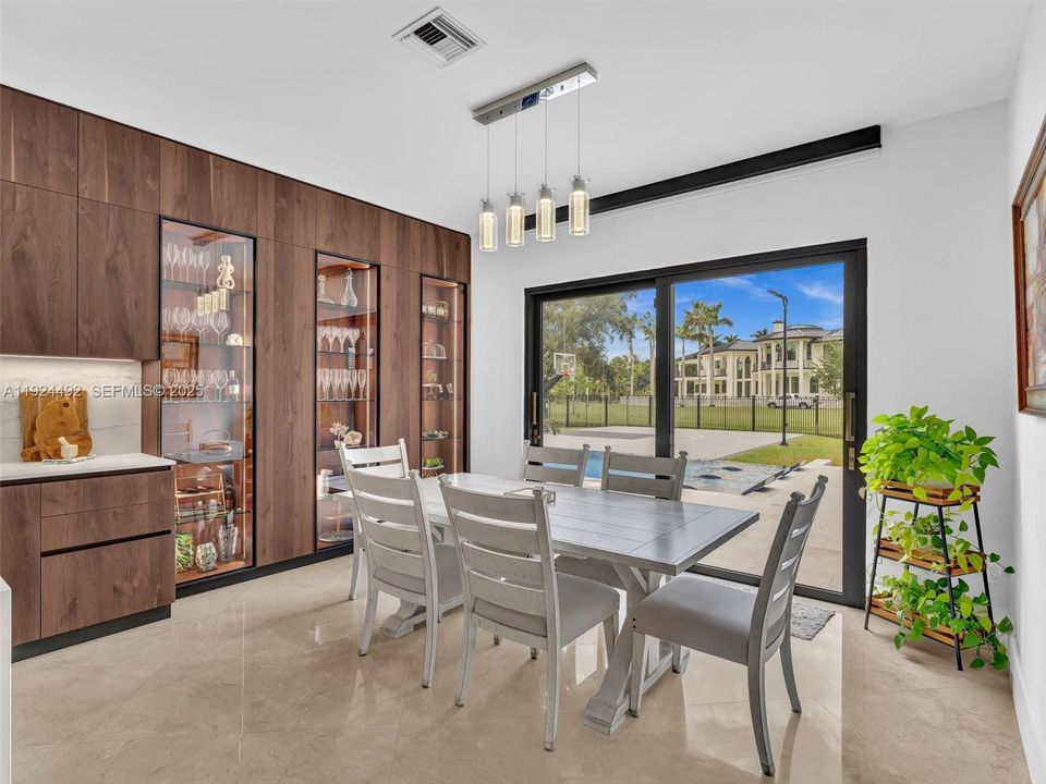 En Venta: $3,850,000 (6 camas, 5 baños, 5144 Pies cuadrados)