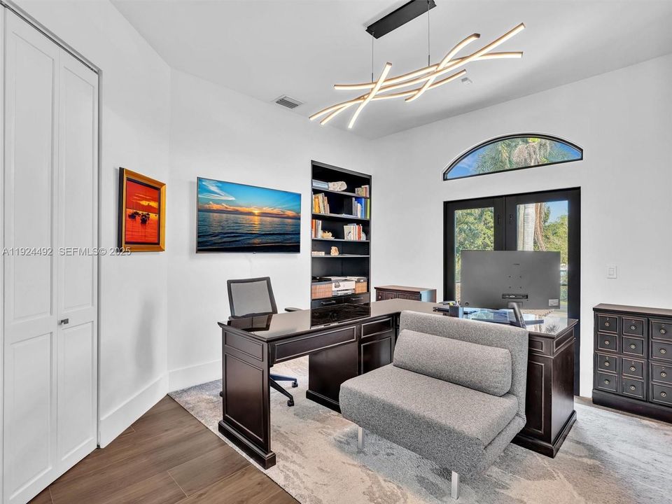 En Venta: $3,850,000 (6 camas, 5 baños, 5144 Pies cuadrados)