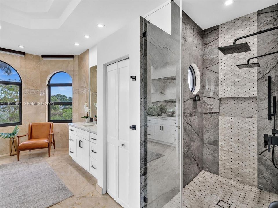 En Venta: $3,850,000 (6 camas, 5 baños, 5144 Pies cuadrados)