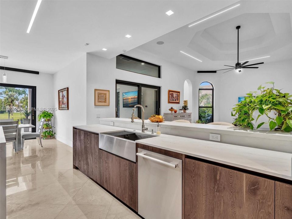 En Venta: $3,850,000 (6 camas, 5 baños, 5144 Pies cuadrados)