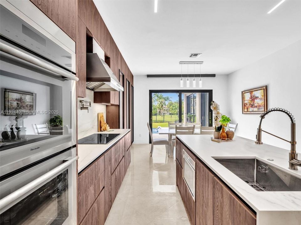 En Venta: $3,850,000 (6 camas, 5 baños, 5144 Pies cuadrados)