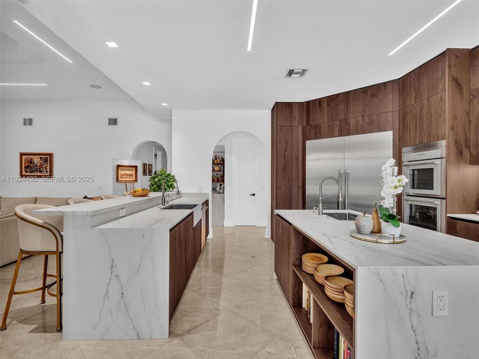 En Venta: $3,850,000 (6 camas, 5 baños, 5144 Pies cuadrados)