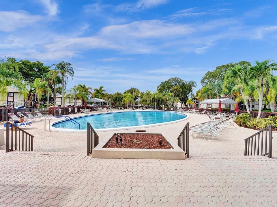 For Rent: $1,750 (2 beds, 2 baths, 827 Square Feet)