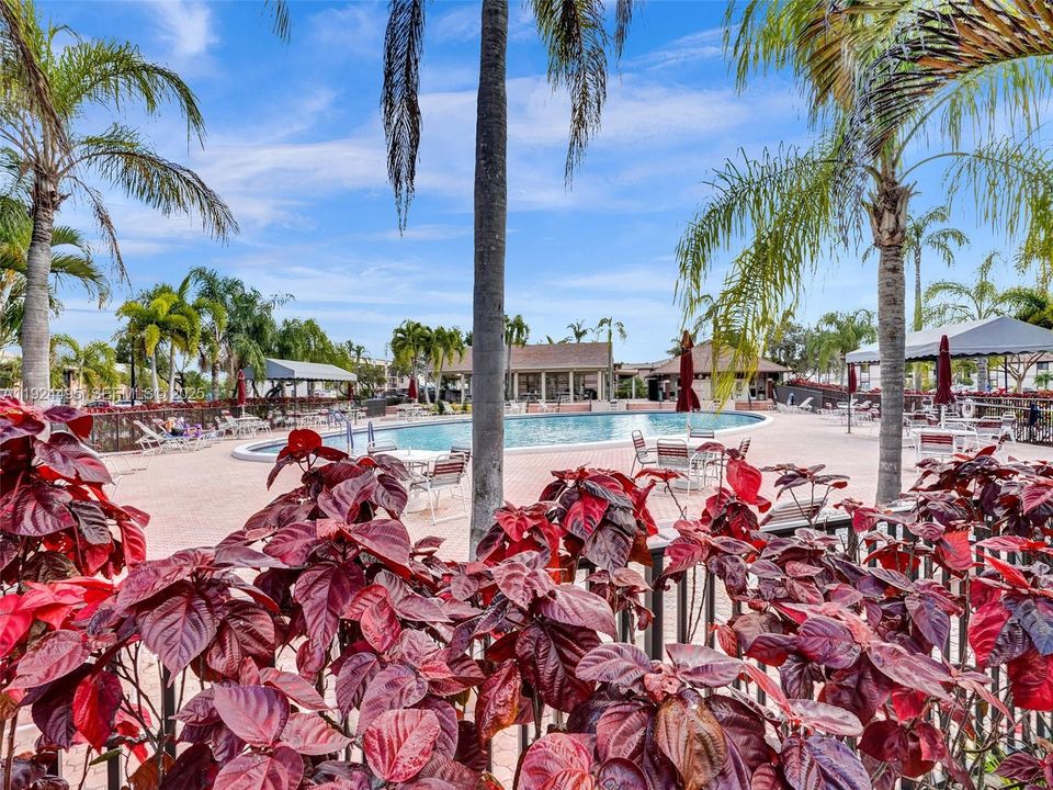 For Rent: $1,750 (2 beds, 2 baths, 827 Square Feet)