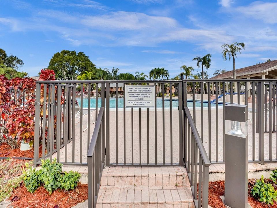 For Rent: $1,750 (2 beds, 2 baths, 827 Square Feet)