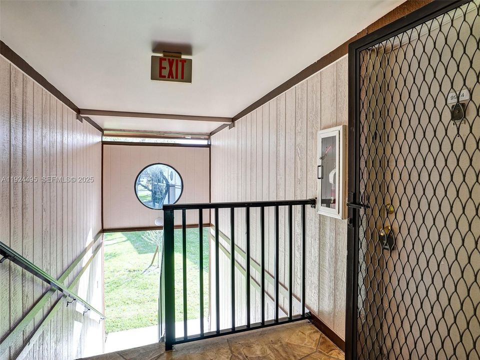 For Rent: $1,750 (2 beds, 2 baths, 827 Square Feet)