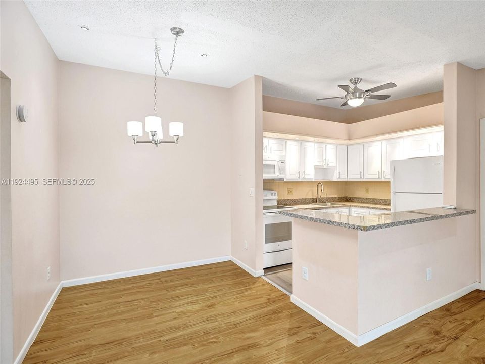 For Rent: $1,750 (2 beds, 2 baths, 827 Square Feet)