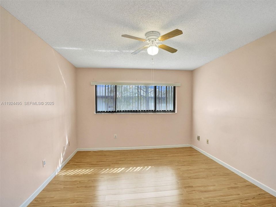 For Rent: $1,750 (2 beds, 2 baths, 827 Square Feet)