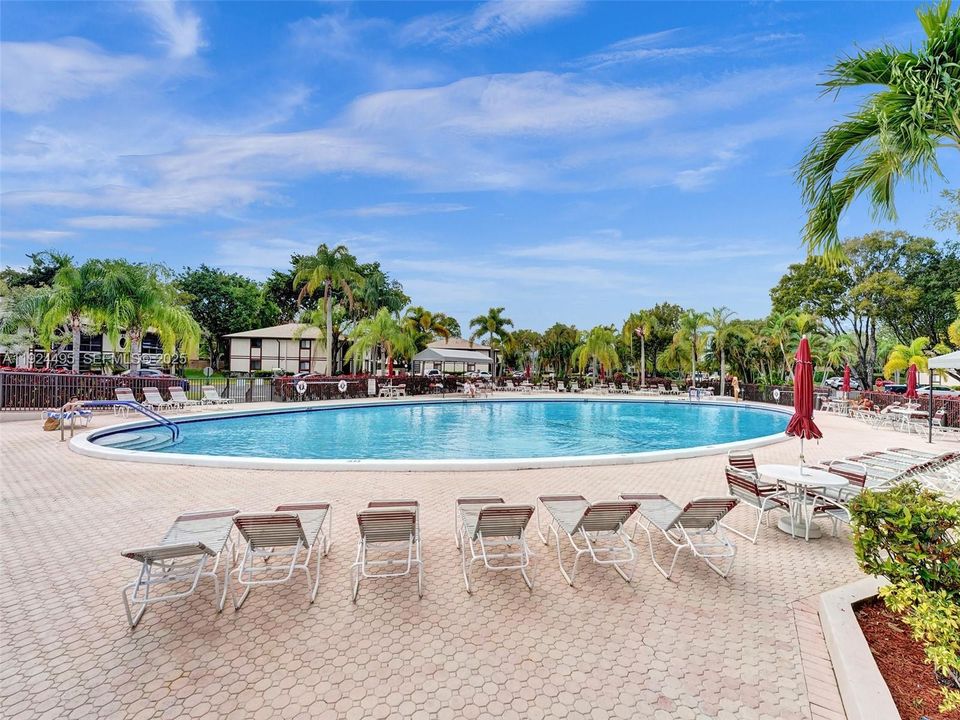 For Rent: $1,750 (2 beds, 2 baths, 827 Square Feet)