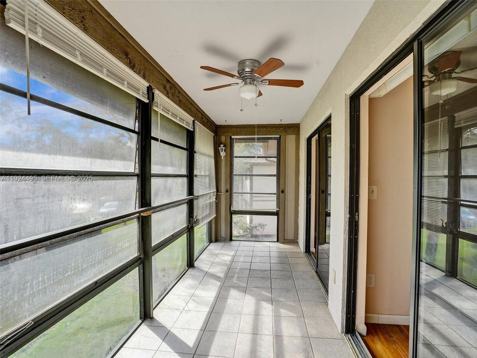 For Rent: $1,750 (2 beds, 2 baths, 827 Square Feet)