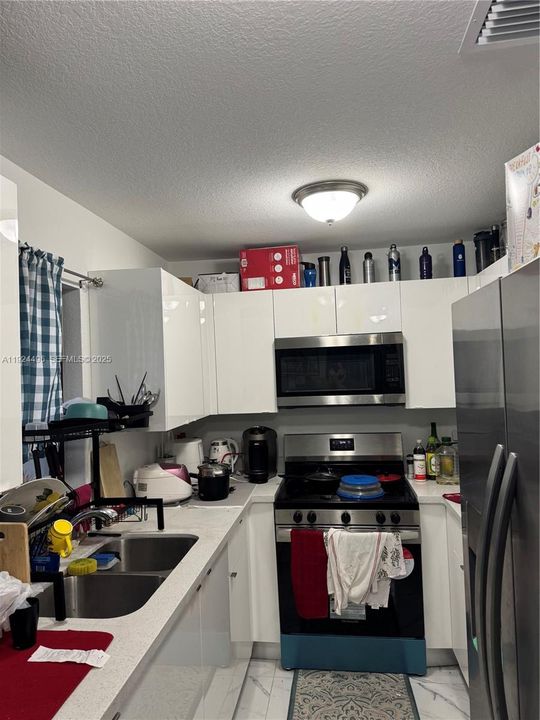 For Rent: $1,300 (1 beds, 1 baths, 0 Square Feet)