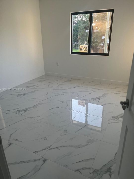 For Rent: $1,300 (1 beds, 1 baths, 0 Square Feet)