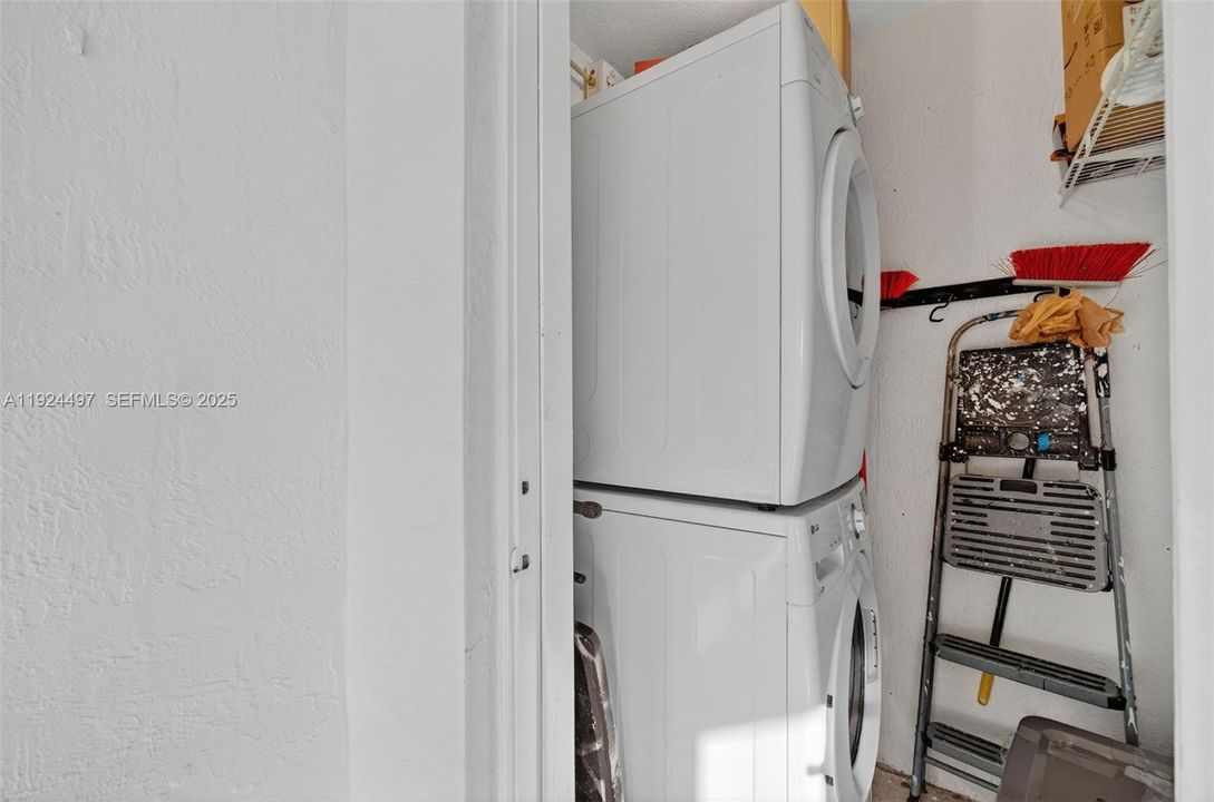 For Rent: $3,800 (4 beds, 2 baths, 1730 Square Feet)