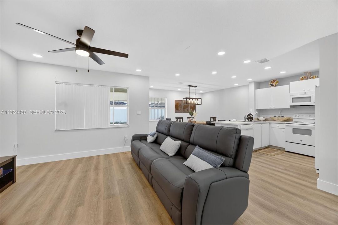 For Rent: $3,800 (4 beds, 2 baths, 1730 Square Feet)