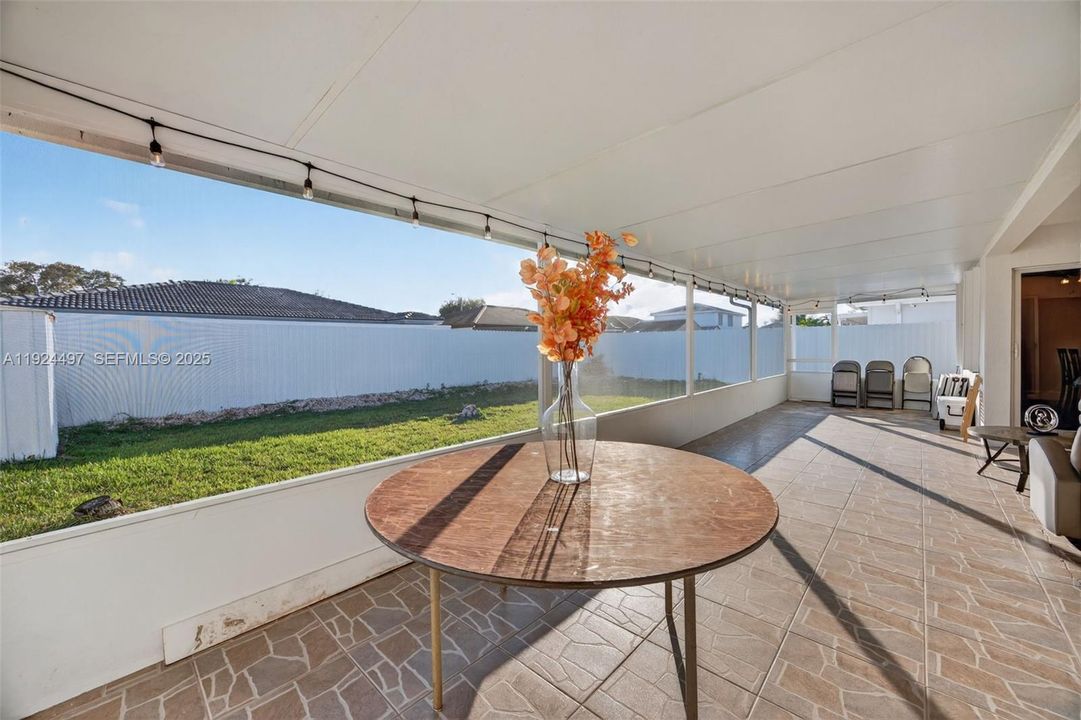 For Rent: $3,800 (4 beds, 2 baths, 1730 Square Feet)