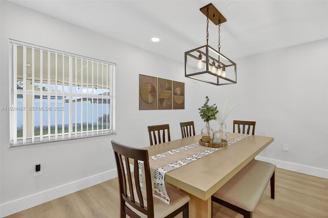 For Rent: $3,800 (4 beds, 2 baths, 1730 Square Feet)