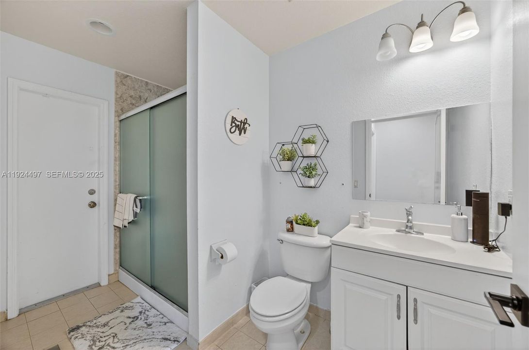 For Rent: $3,800 (4 beds, 2 baths, 1730 Square Feet)