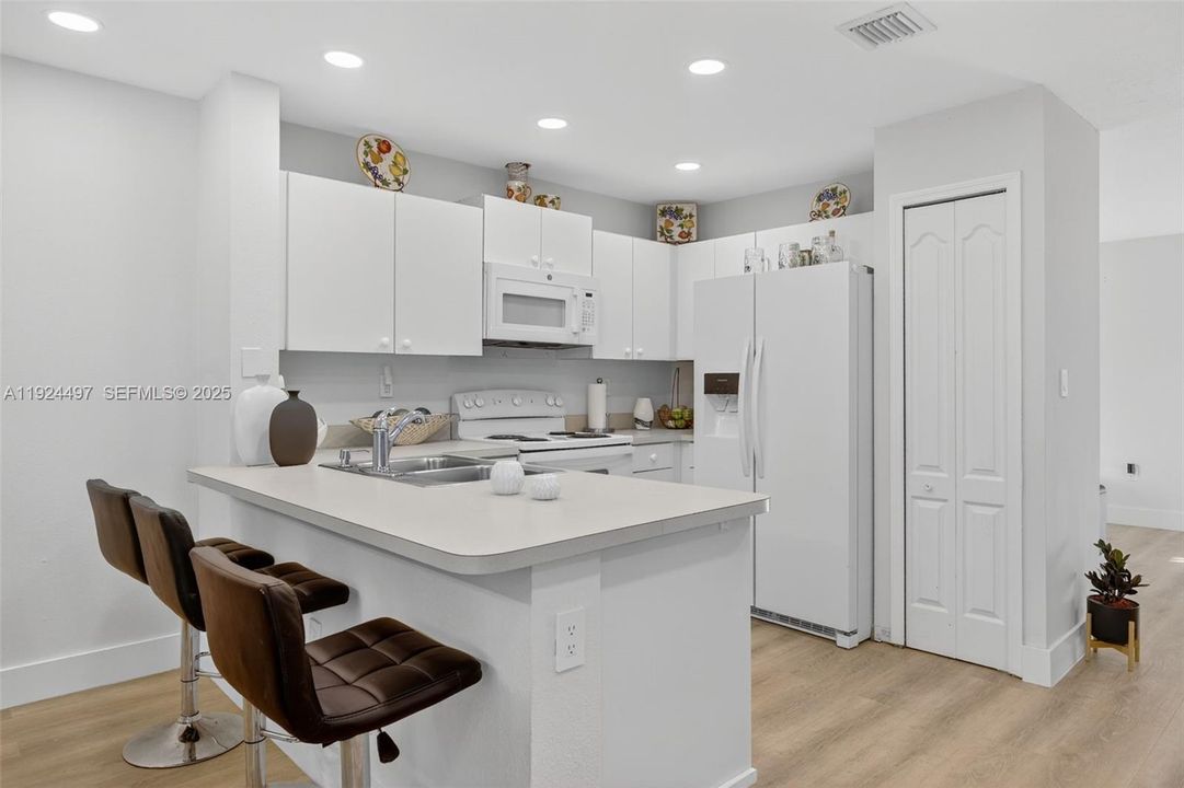 For Rent: $3,800 (4 beds, 2 baths, 1730 Square Feet)