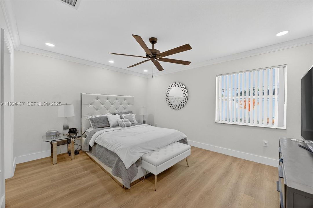 For Rent: $3,800 (4 beds, 2 baths, 1730 Square Feet)