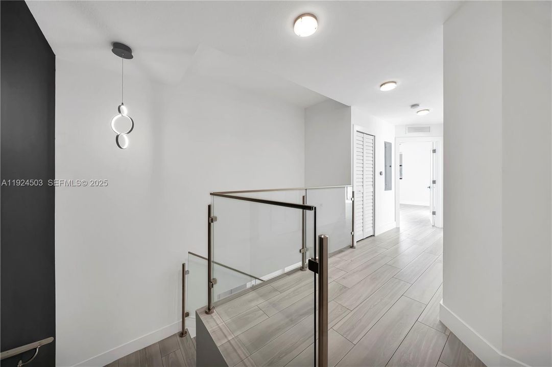 For Sale: $1,200,000 (2 beds, 3 baths, 1792 Square Feet)