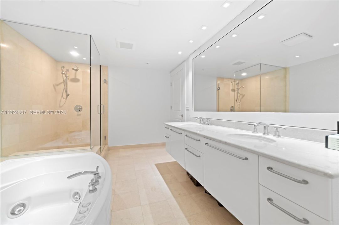 For Rent: $9,900 (3 beds, 3 baths, 2627 Square Feet)