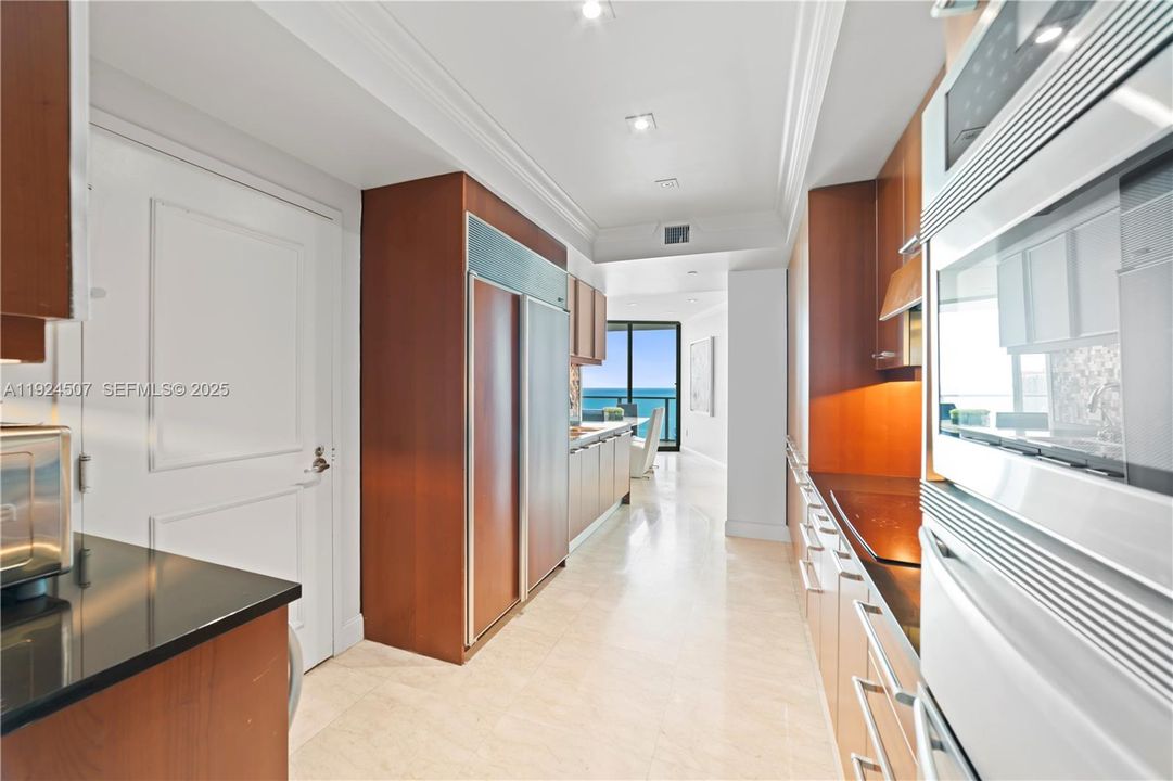 For Rent: $9,900 (3 beds, 3 baths, 2627 Square Feet)