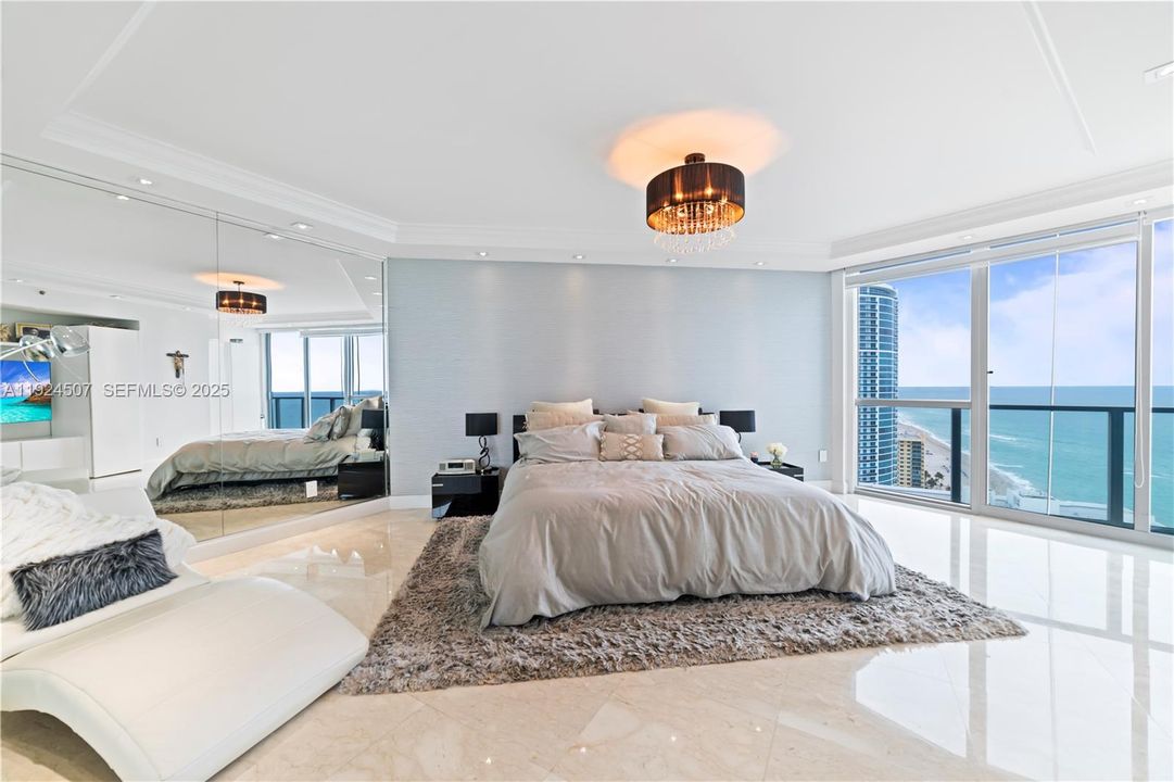 For Rent: $9,900 (3 beds, 3 baths, 2627 Square Feet)