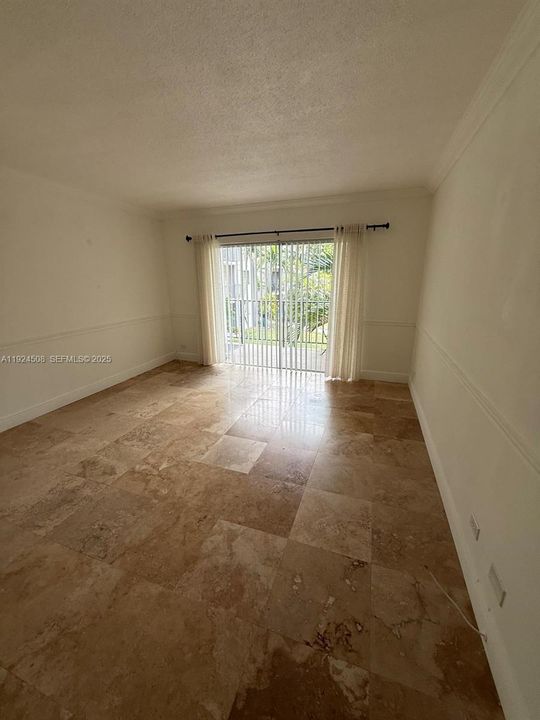 For Rent: $1,750 (1 beds, 1 baths, 780 Square Feet)