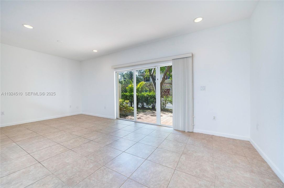 待售: $380,000 (3 贝兹, 2 浴室, 1459 平方英尺)