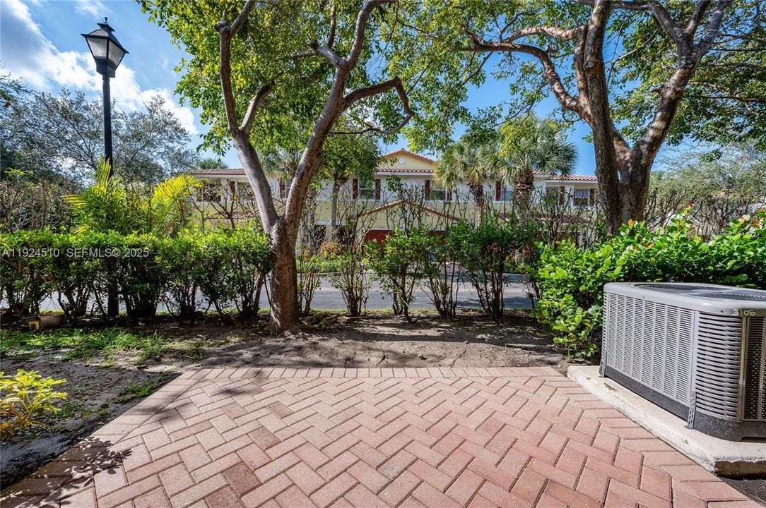 待售: $380,000 (3 贝兹, 2 浴室, 1459 平方英尺)