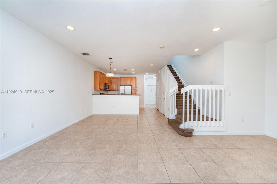 待售: $380,000 (3 贝兹, 2 浴室, 1459 平方英尺)