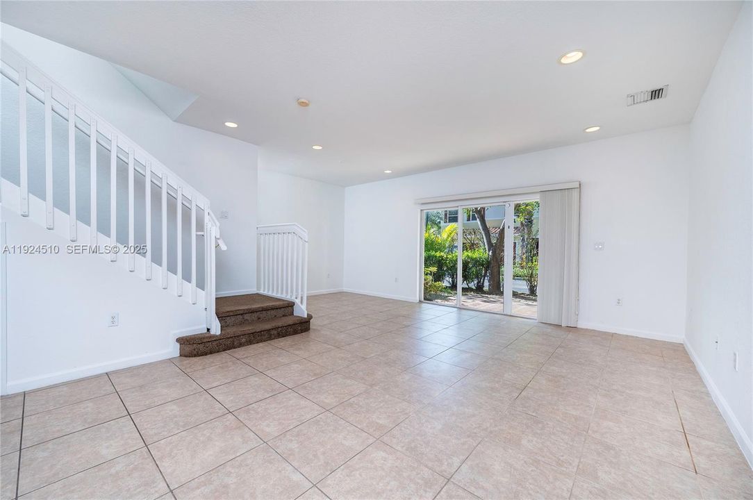 待售: $380,000 (3 贝兹, 2 浴室, 1459 平方英尺)