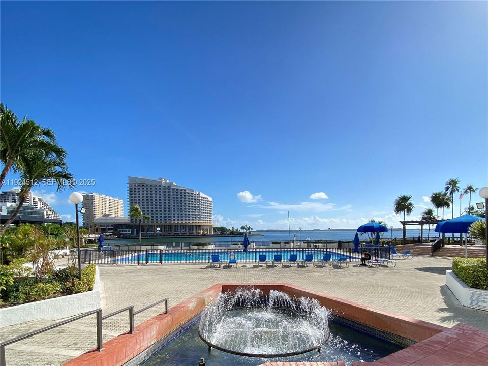 For Sale: $255,000 (0 beds, 1 baths, 580 Square Feet)