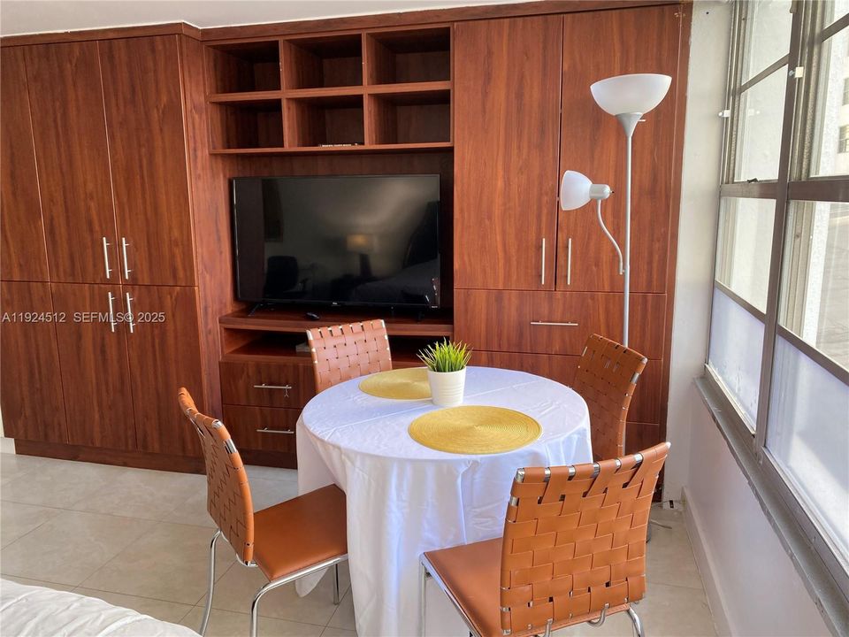 For Sale: $255,000 (0 beds, 1 baths, 580 Square Feet)