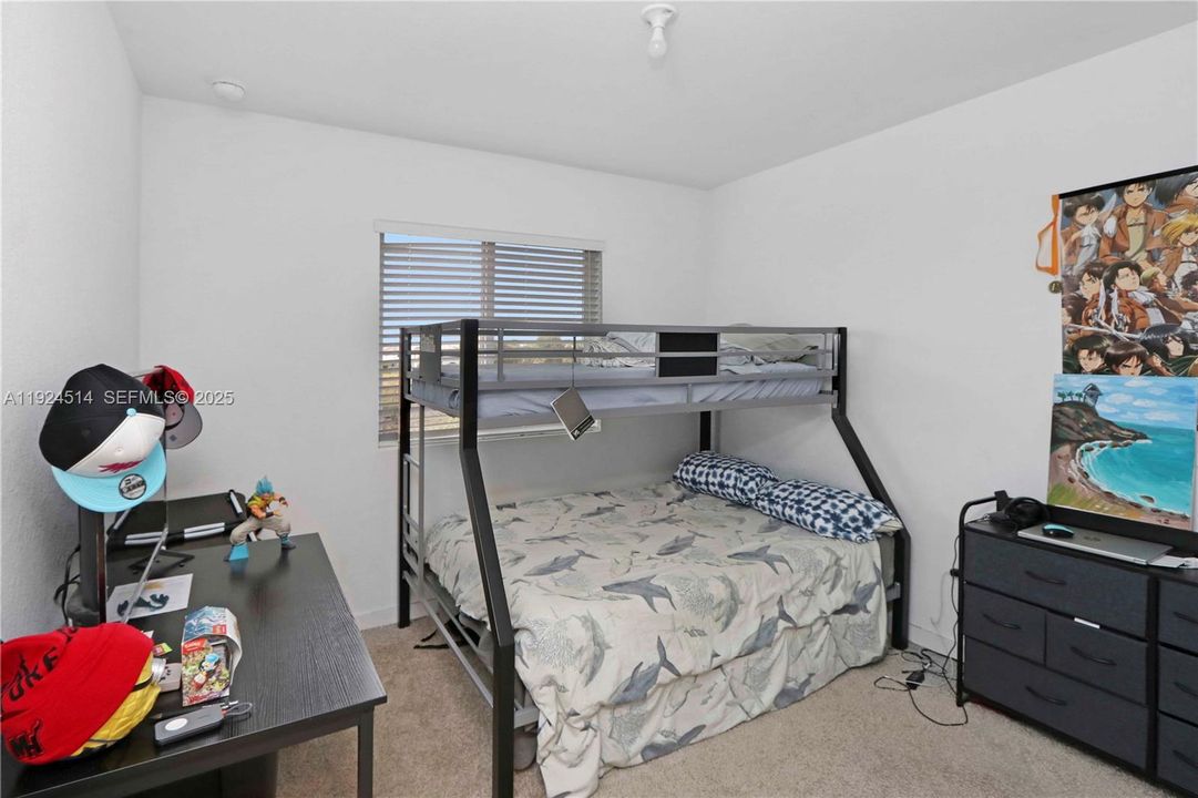 For Sale: $370,000 (4 beds, 3 baths, 1374 Square Feet)