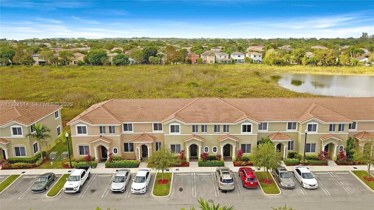 For Sale: $370,000 (4 beds, 3 baths, 1374 Square Feet)