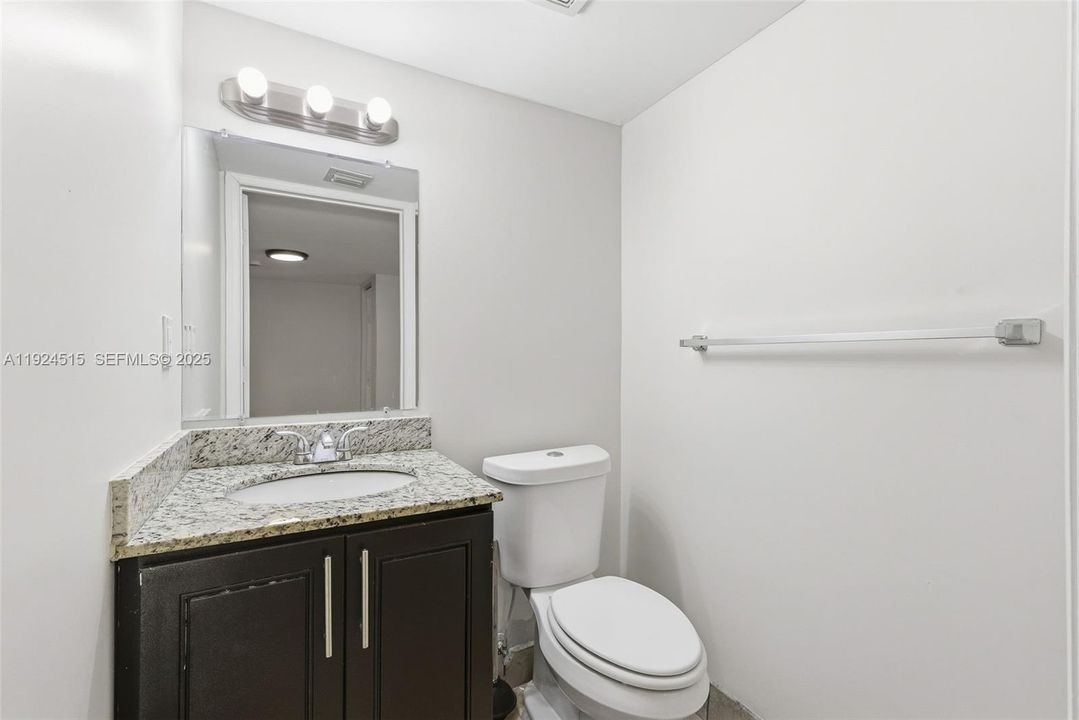 For Rent: $2,900 (4 beds, 1 baths, 1114 Square Feet)