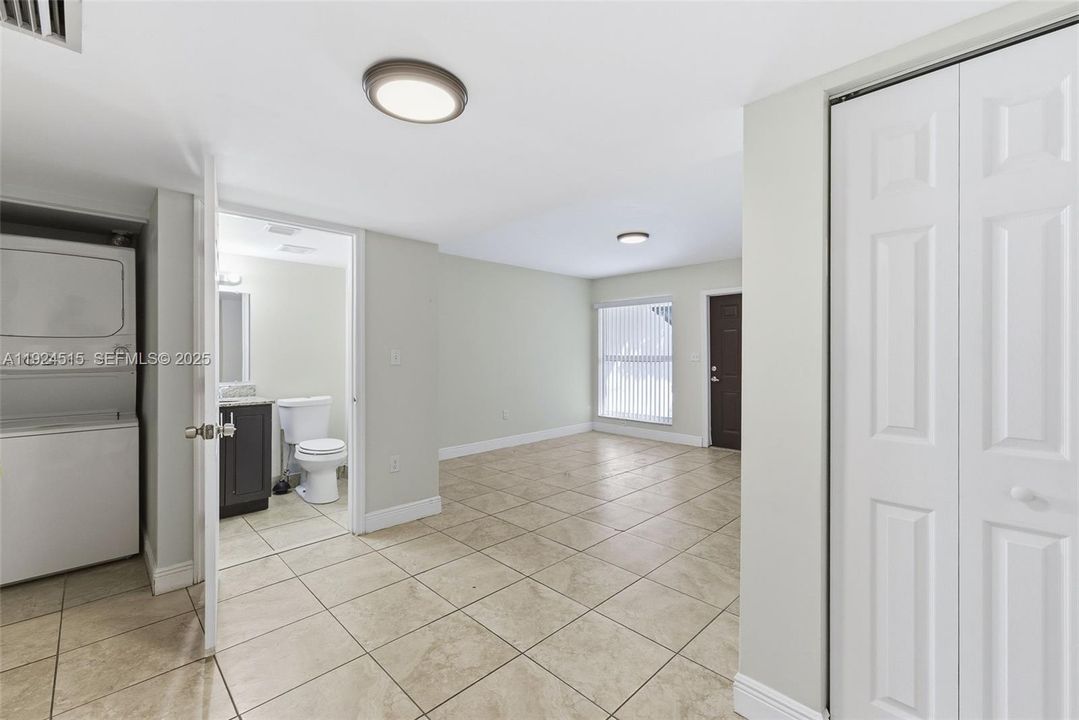 For Rent: $2,900 (4 beds, 1 baths, 1114 Square Feet)