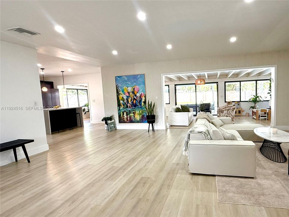 В аренду: $6,500 (4 спален, 2 ванн, 2245 Квадратных фут)