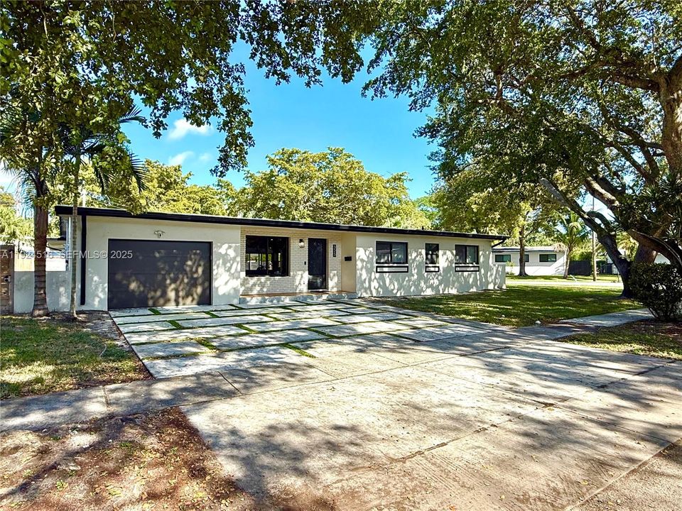 В аренду: $6,500 (4 спален, 2 ванн, 2245 Квадратных фут)