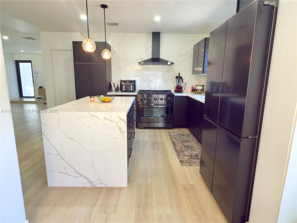 В аренду: $6,500 (4 спален, 2 ванн, 2245 Квадратных фут)