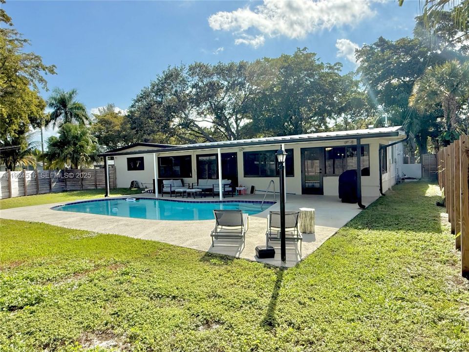 В аренду: $6,500 (4 спален, 2 ванн, 2245 Квадратных фут)