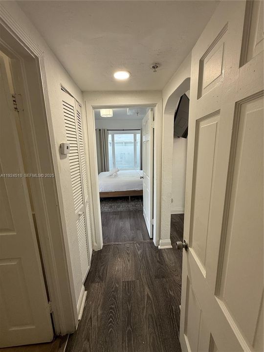 For Rent: $2,800 (2 beds, 1 baths, 650 Square Feet)