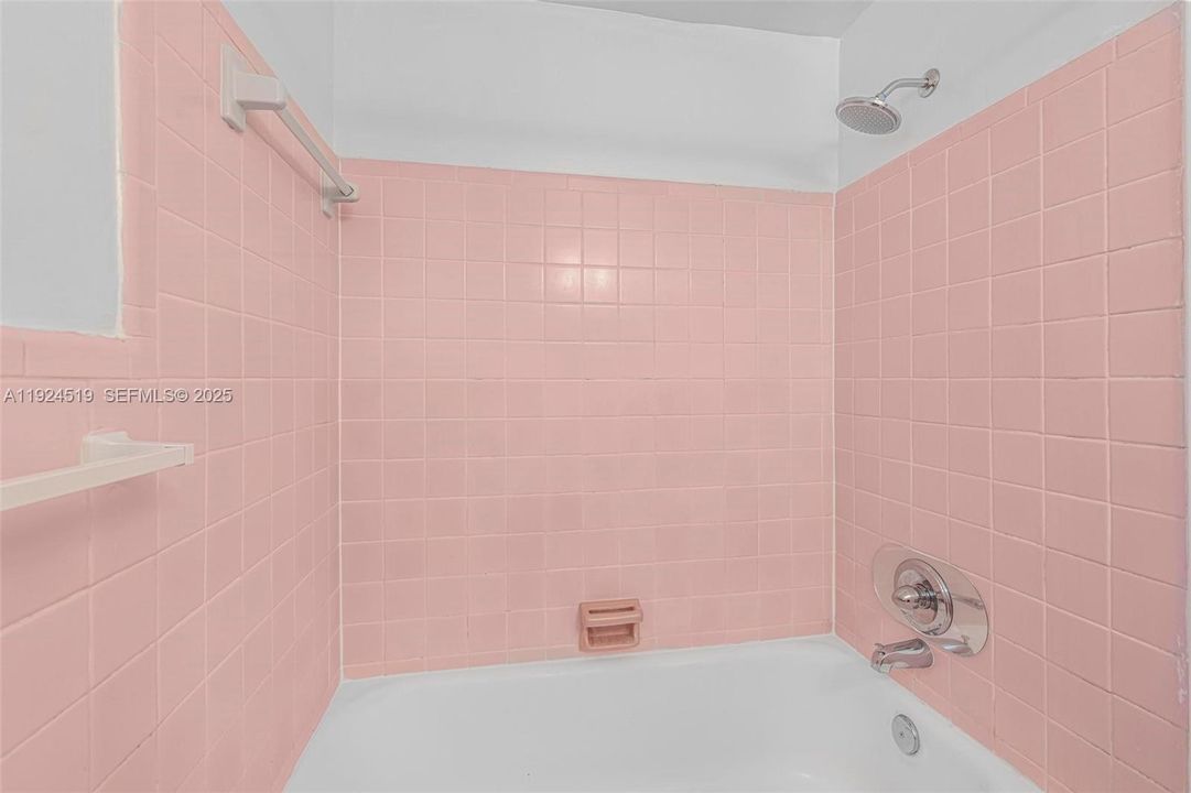 В аренду: $1,875 (1 спален, 1 ванн, 660 Квадратных фут)