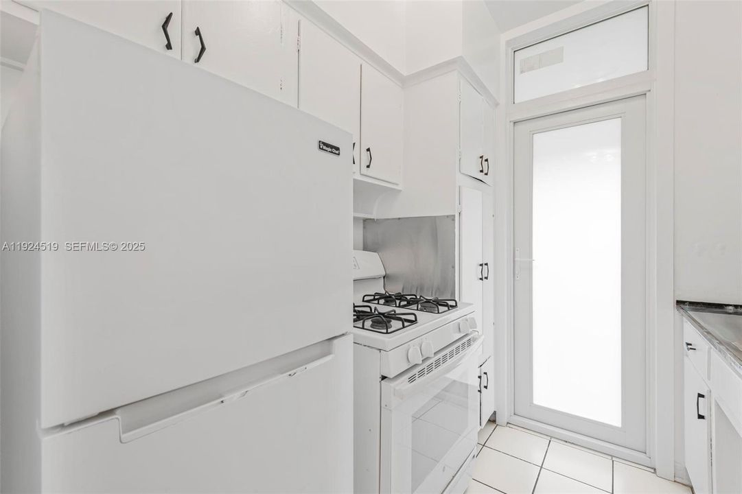 В аренду: $1,875 (1 спален, 1 ванн, 660 Квадратных фут)