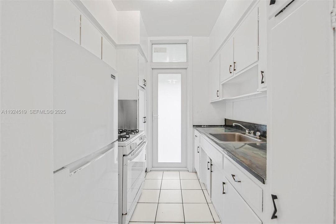 В аренду: $1,875 (1 спален, 1 ванн, 660 Квадратных фут)