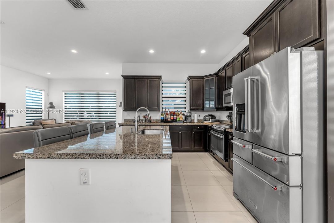 For Sale: $675,000 (3 beds, 2 baths, 2291 Square Feet)